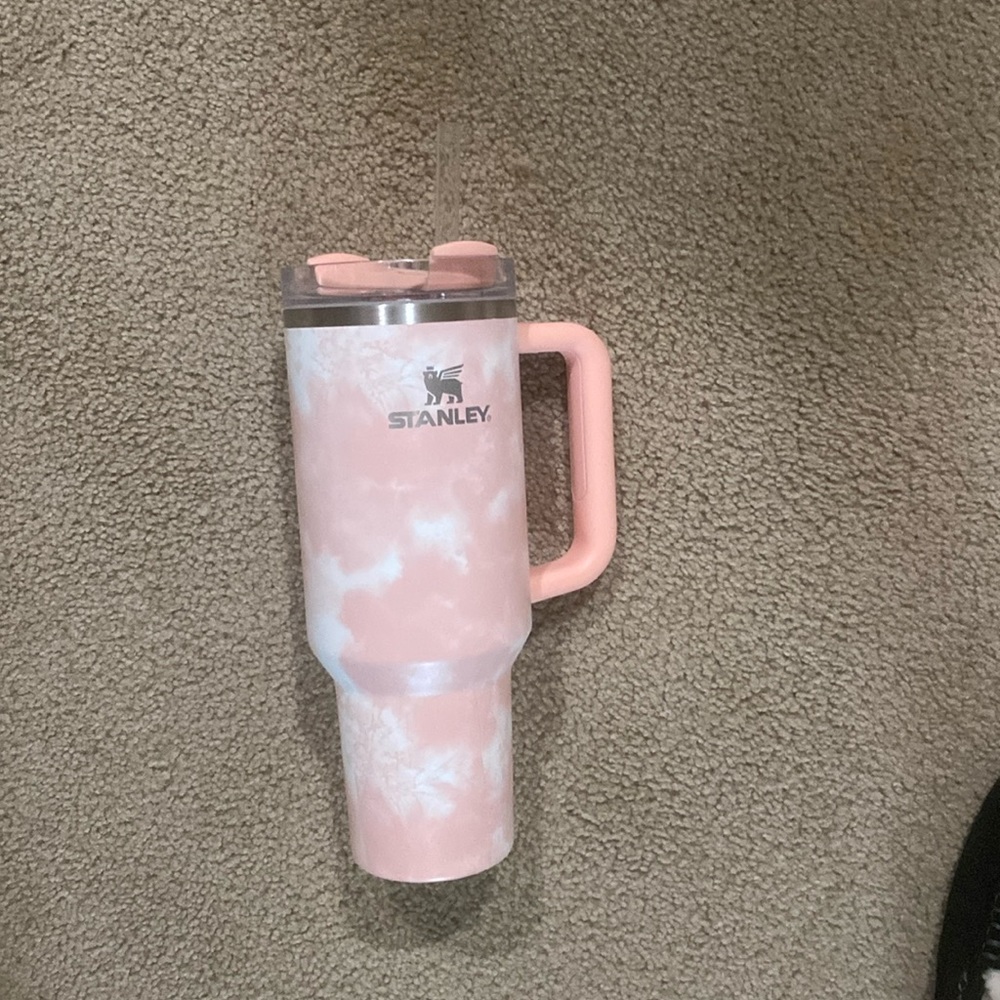 Stanley 40oz quencher peach tie dye